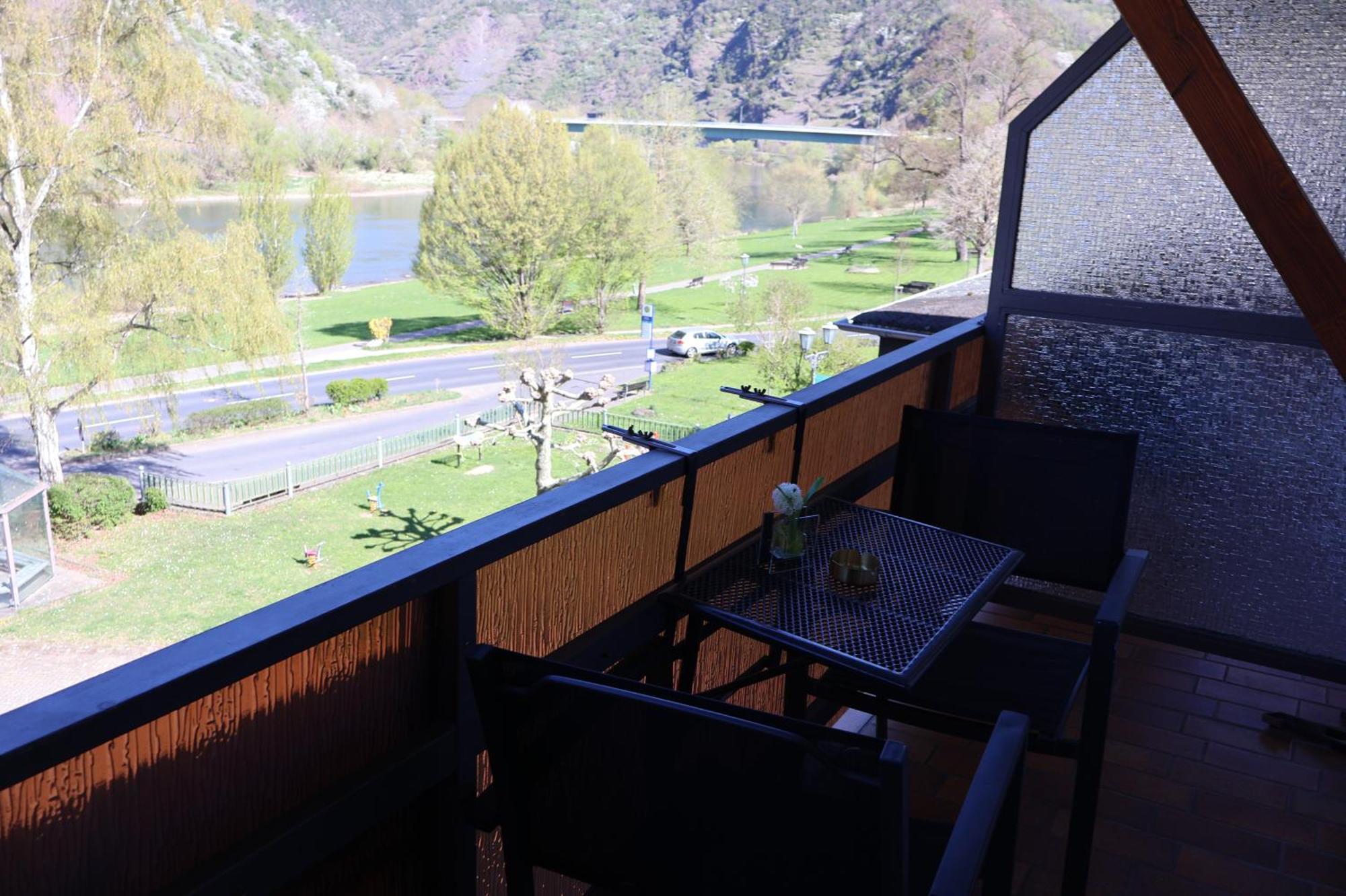 Hotel Weinhaus Hirschen Bruttig Zewnętrze zdjęcie